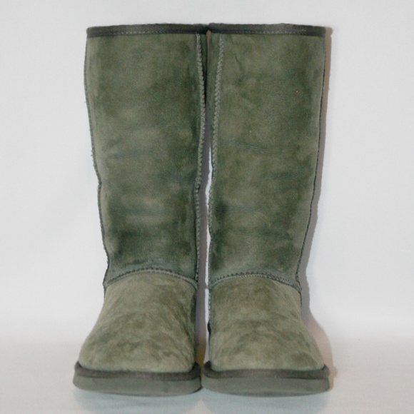 UGG | Classic Tall II Boot - Picture 4 of 6
